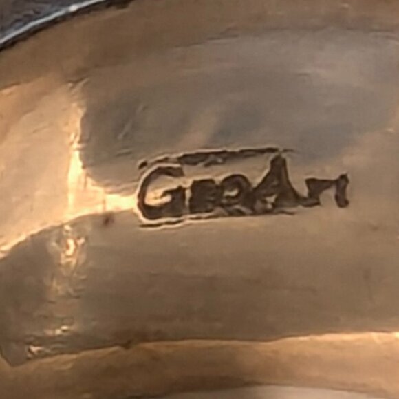 ARMENIAN STERLING SILVER AND GARNET RING - Picture 5 of 5